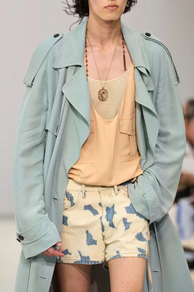 Look 70